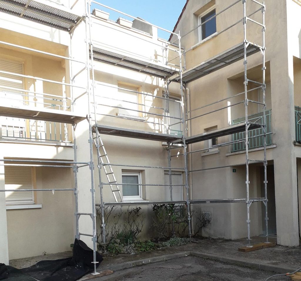 Ravalement isolation à Maurepas pendant travaux - Syndic New Concept
